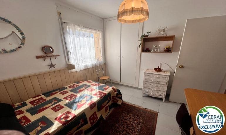 2 slaapkamer Appartement te koop in Roses - € 285.000 (Ref: 9615361)