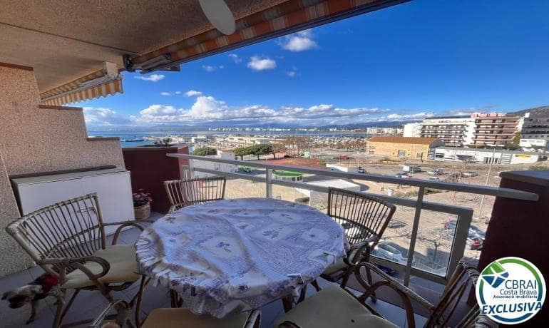 2 slaapkamer Appartement te koop in Roses - € 285.000 (Ref: 9615361)