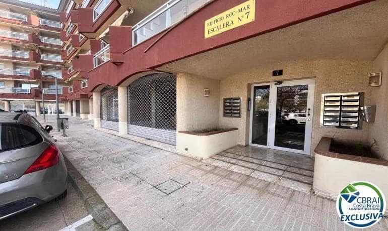 2 slaapkamer Appartement te koop in Roses - € 285.000 (Ref: 9615361)