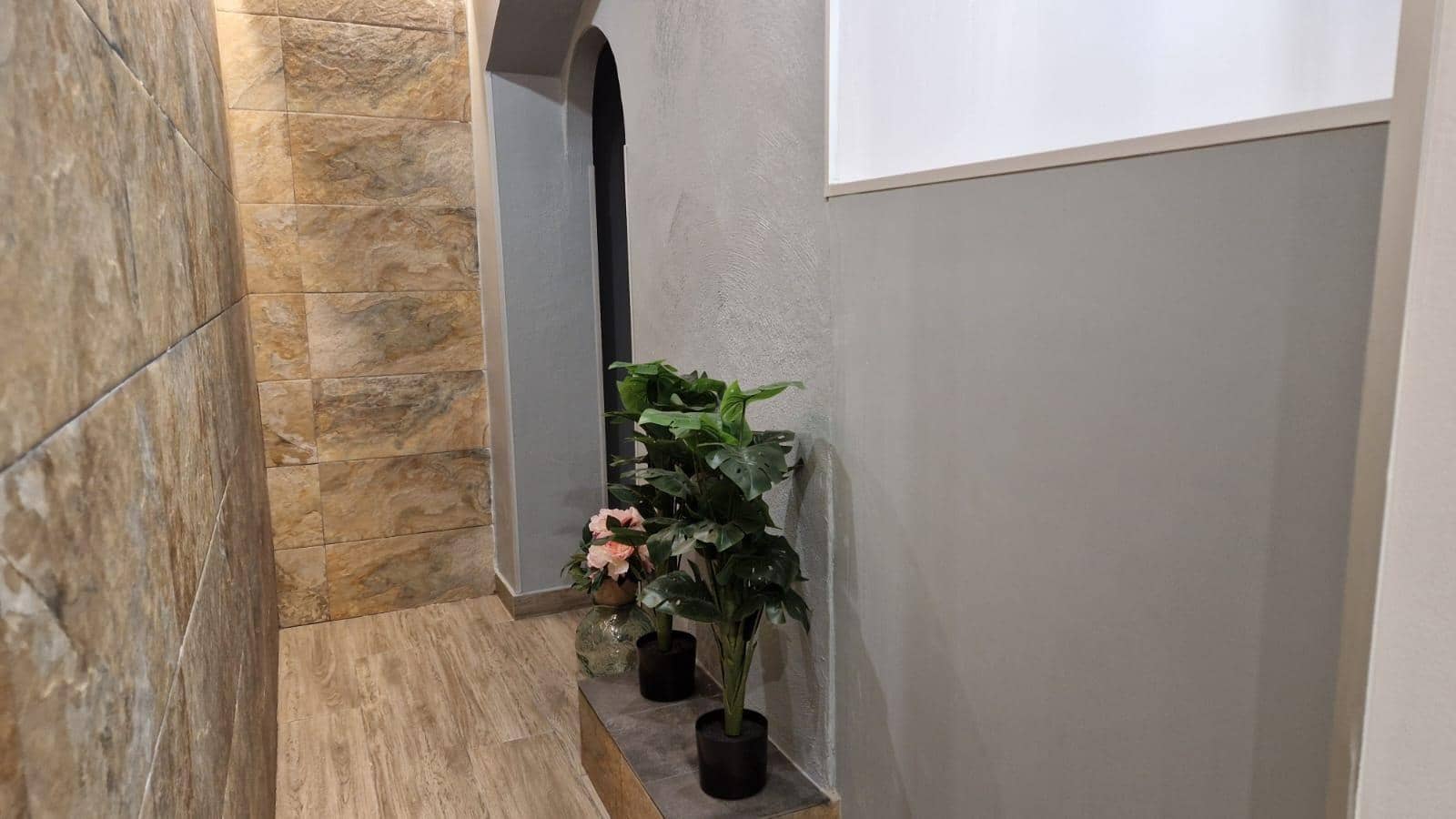 Bedrijf te koop in Roses - € 198.000 (Ref: 9615362)