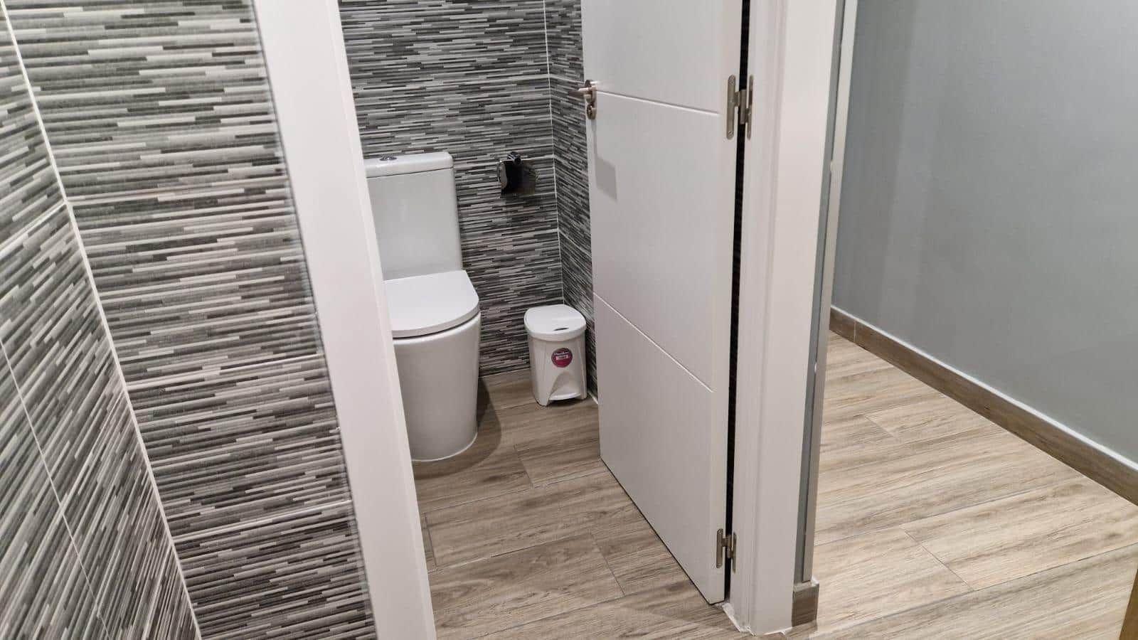 Bedrijf te koop in Roses - € 198.000 (Ref: 9615362)