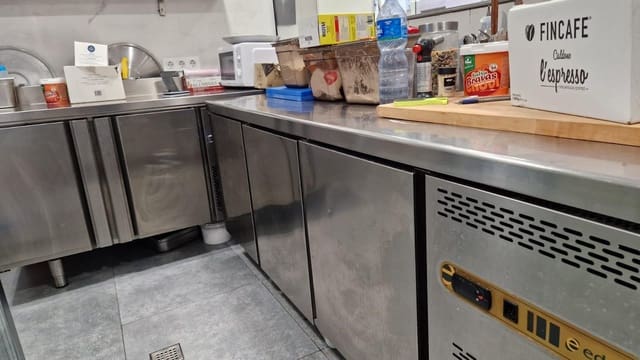 Bedrijf te koop in Roses - € 198.000 (Ref: 9615362)