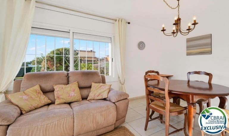 2 slaapkamer Appartement te koop in Roses - € 175.000 (Ref: 9615363)