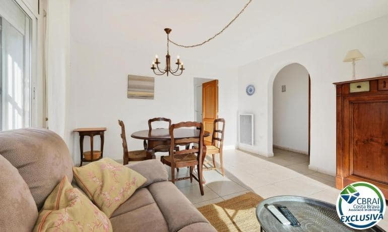 2 slaapkamer Appartement te koop in Roses - € 175.000 (Ref: 9615363)