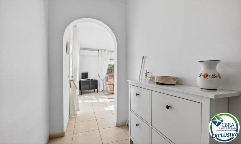 2 slaapkamer Appartement te koop in Roses - € 175.000 (Ref: 9615363)