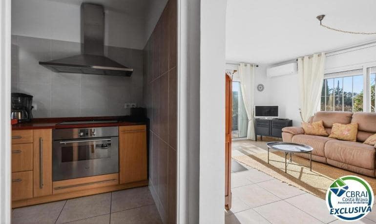 2 slaapkamer Appartement te koop in Roses - € 175.000 (Ref: 9615363)