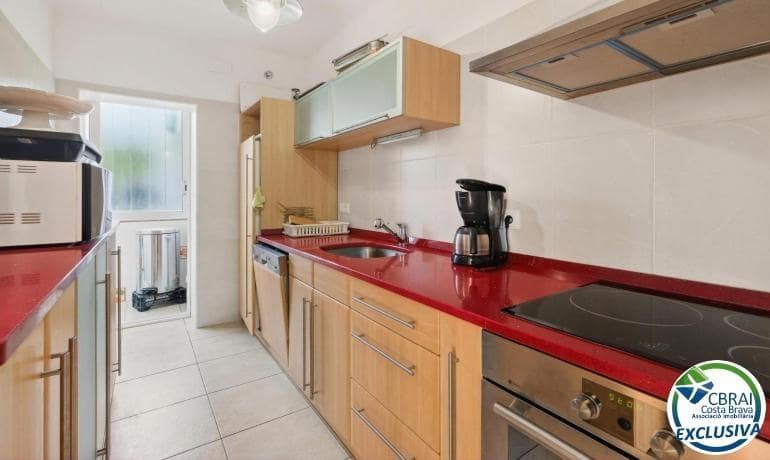 2 slaapkamer Appartement te koop in Roses - € 175.000 (Ref: 9615363)