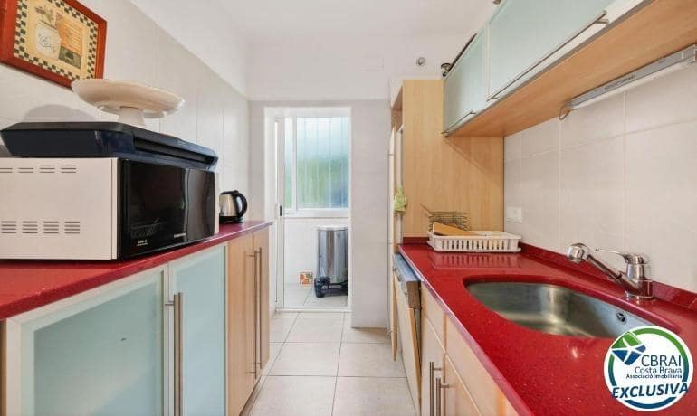 2 slaapkamer Appartement te koop in Roses - € 175.000 (Ref: 9615363)