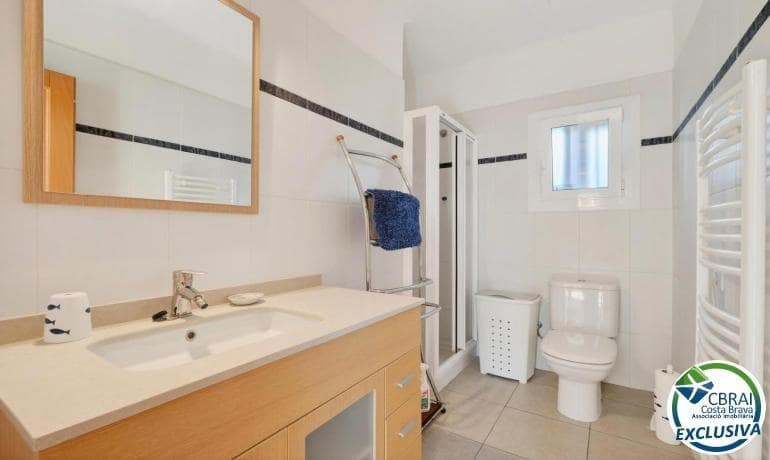 2 slaapkamer Appartement te koop in Roses - € 175.000 (Ref: 9615363)