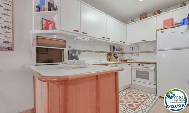 Pareado de 4 habitaciones en Santa Margarida, Roses en venta con piscina garaje - 645.000 € (Ref: 9615364)