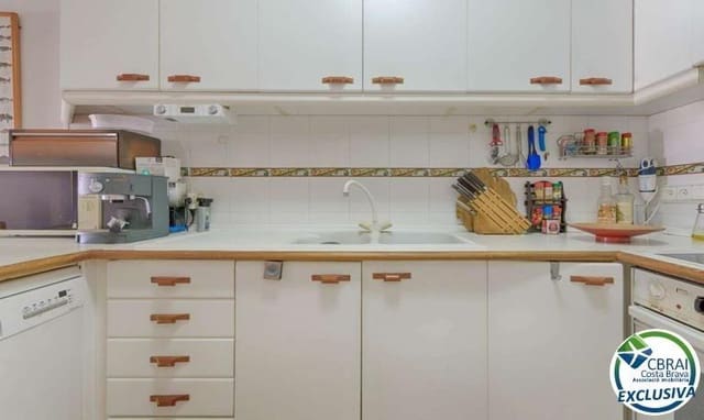 Pareado de 4 habitaciones en Santa Margarida, Roses en venta con piscina garaje - 645.000 € (Ref: 9615364)