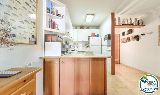 Pareado de 4 habitaciones en Santa Margarida, Roses en venta con piscina garaje - 645.000 € (Ref: 9615364)