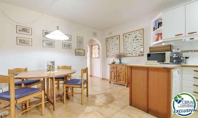 4 soveværelse Semi-Rækkehus til salg i Santa Margarida, Roses med swimmingpool garage - € 595.000 (Ref: 9615364)