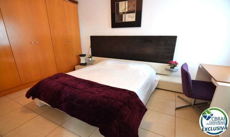 2 bedroom Apartment for sale in Empuriabrava - € 215,000 (Ref: 9619154)