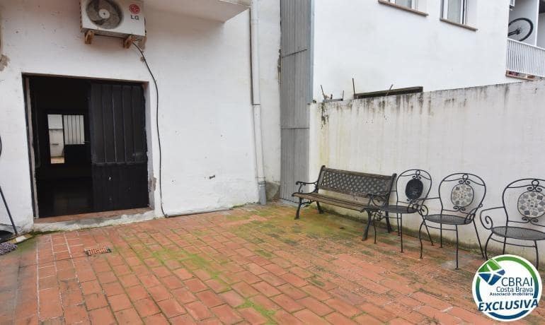 Biznes na sprzedaż w Roses - 132 000 € (Ref: 9634156)