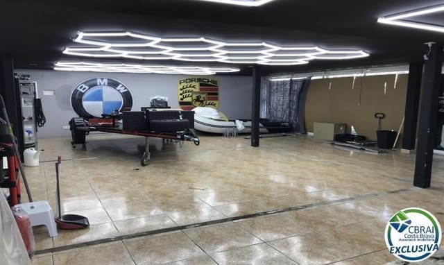 1 bedroom Commercial for sale in Roses - € 160,000 (Ref: 9644940)