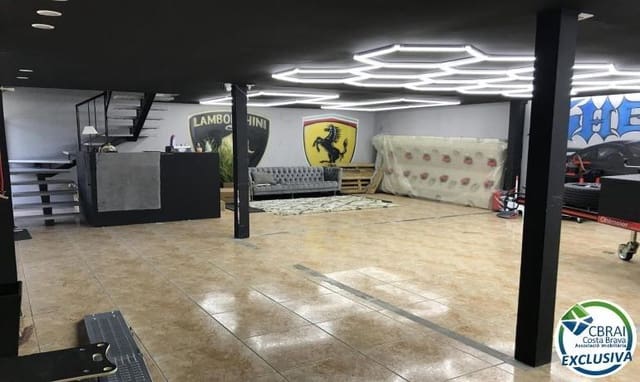 1 bedroom Commercial for sale in Roses - € 160,000 (Ref: 9644940)