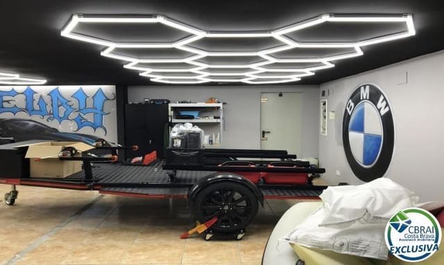 1 bedroom Commercial for sale in Roses - € 160,000 (Ref: 9644940)