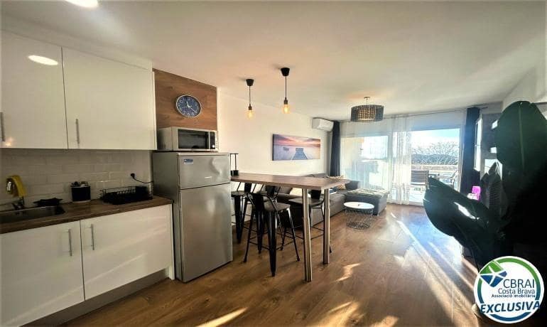 2 Zimmer Apartment zu verkaufen in Roses - 275.000 € (Ref: 9651865)