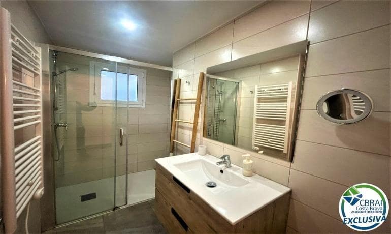 2 Zimmer Apartment zu verkaufen in Roses - 275.000 € (Ref: 9651865)