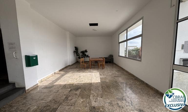 Studio til salgs i Roses med svømmebasseng - € 85 000 (Ref: 9661925)