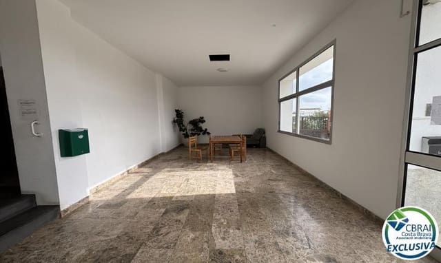 Studio till salu i Roses med pool - 85 000 € (Ref: 9661925)