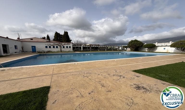 Studio til salgs i Roses med svømmebasseng - € 85 000 (Ref: 9661925)