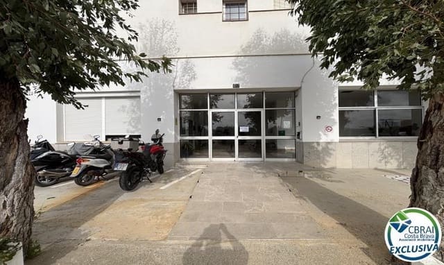 Studio for sale in Roses with pool - € 85,000 (Ref: 9661925)