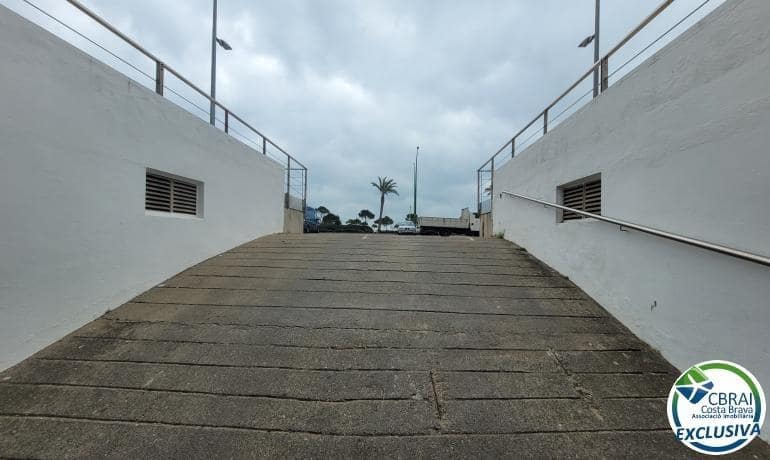 Garaje en Empuriabrava en venta - 19.500 € (Ref: 9661926)