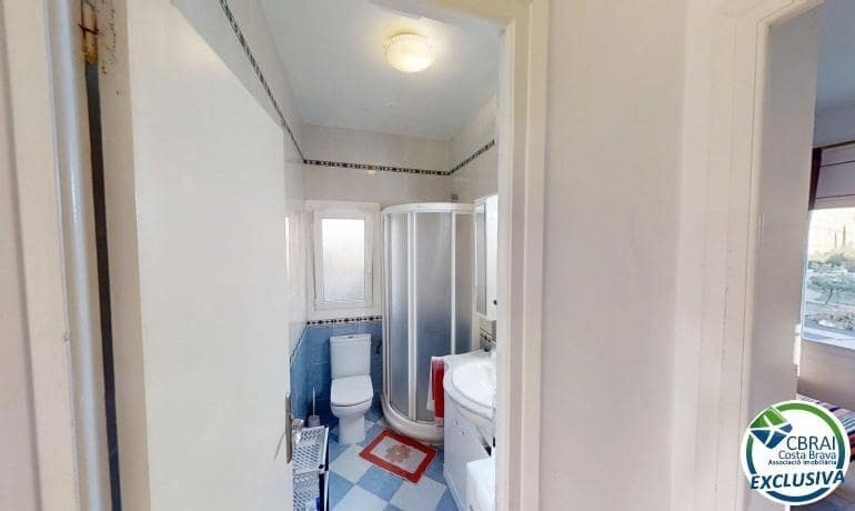 2 bedroom Apartment for sale in Roses with pool - € 195,000 (Ref: 9677410)