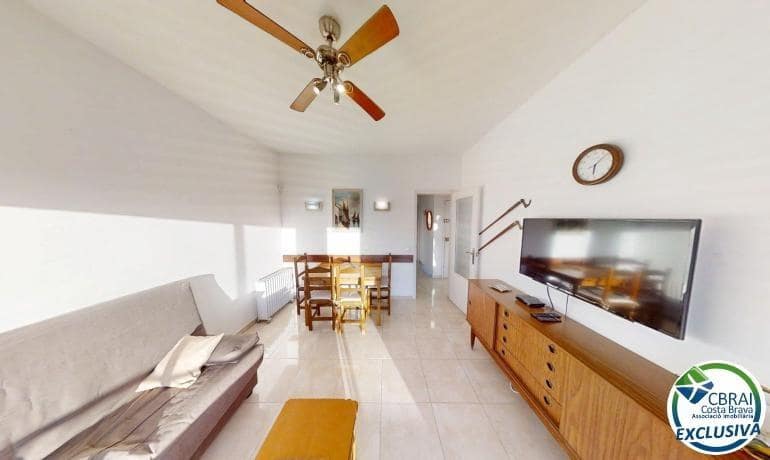 2 bedroom Apartment for sale in Roses with pool - € 195,000 (Ref: 9677410)