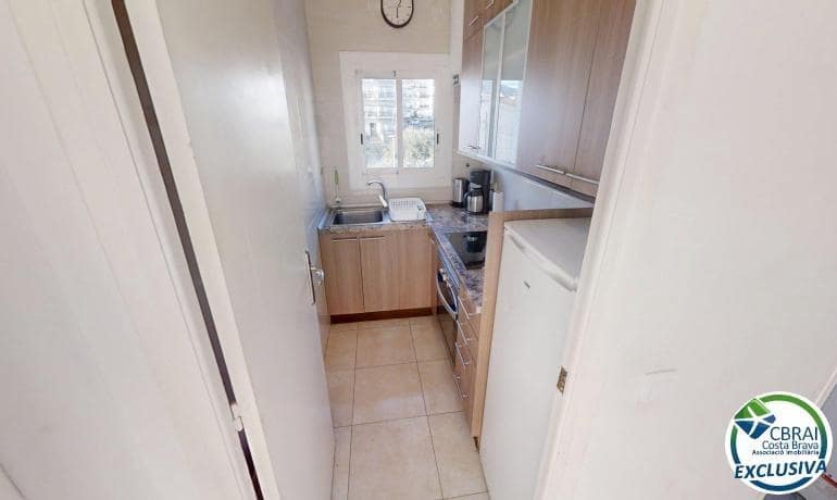 2 bedroom Apartment for sale in Roses with pool - € 195,000 (Ref: 9677410)