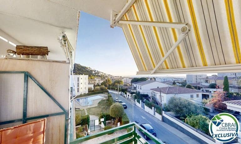 2 bedroom Apartment for sale in Roses with pool - € 185,000 (Ref: 9677410)
