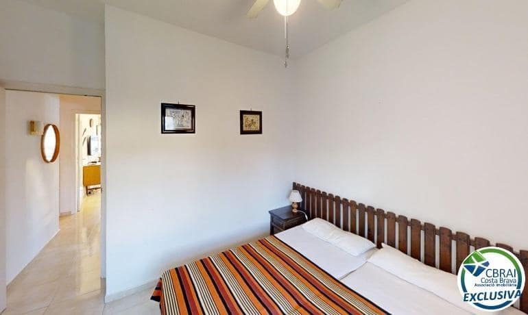 2 bedroom Apartment for sale in Roses with pool - € 185,000 (Ref: 9677410)