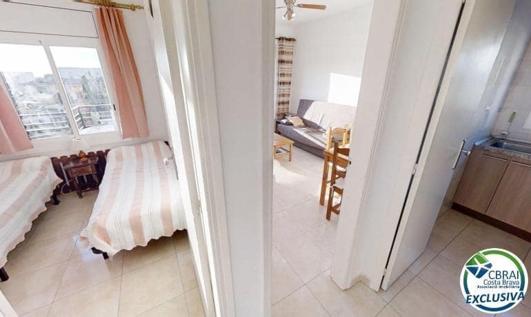 2 bedroom Apartment for sale in Roses with pool - € 185,000 (Ref: 9677410)