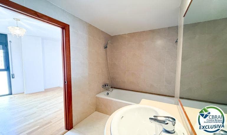 3 bedroom Apartment for sale in Figueres - € 235,000 (Ref: 9677411)
