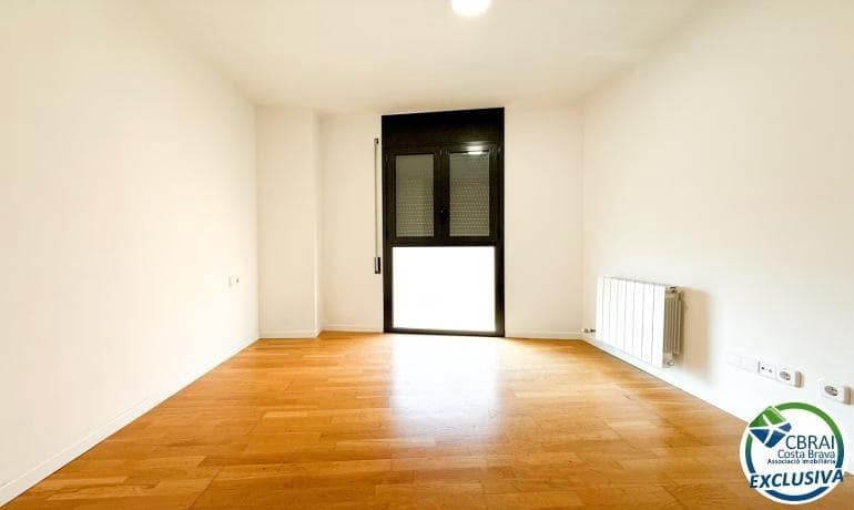 3 bedroom Apartment for sale in Figueres - € 235,000 (Ref: 9677411)