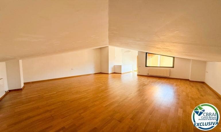 3 bedroom Apartment for sale in Figueres - € 235,000 (Ref: 9677411)