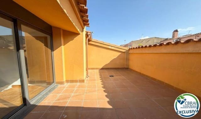 3 bedroom Apartment for sale in Figueres - € 235,000 (Ref: 9677411)