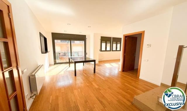 3 bedroom Apartment for sale in Figueres - € 235,000 (Ref: 9677411)