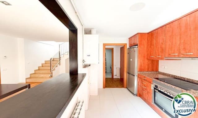 3 bedroom Apartment for sale in Figueres - € 235,000 (Ref: 9677411)