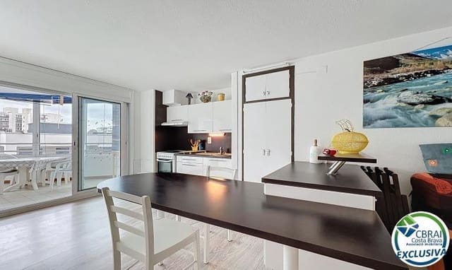 2 bedroom Apartment for sale in Roses - € 227,000 (Ref: 9677412)