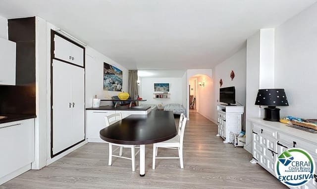 2 bedroom Apartment for sale in Roses - € 227,000 (Ref: 9677412)