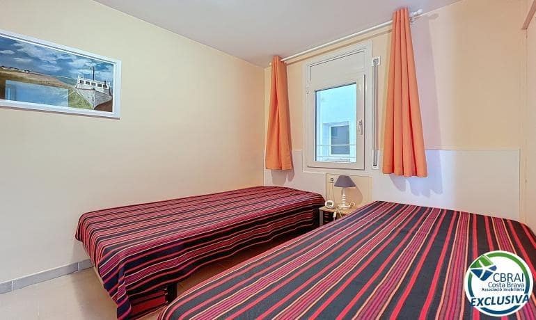 2 bedroom Apartment for sale in Roses with garage - € 295,000 (Ref: 9698787)