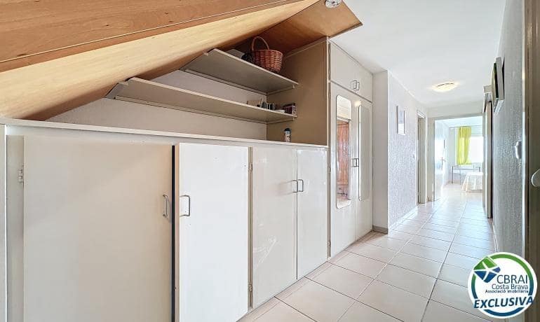 2 bedroom Apartment for sale in Roses with garage - € 295,000 (Ref: 9698787)