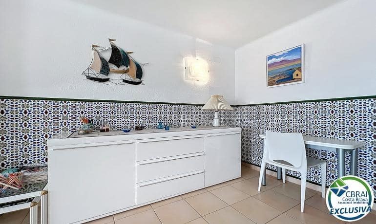 2 bedroom Apartment for sale in Roses with garage - € 295,000 (Ref: 9698787)