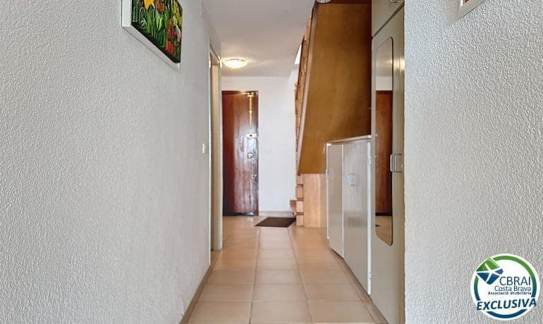 2 bedroom Apartment for sale in Roses with garage - € 295,000 (Ref: 9698787)