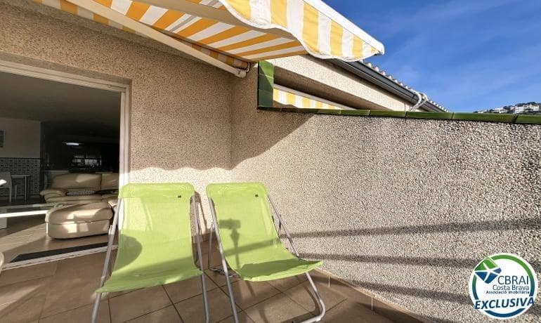 2 bedroom Apartment for sale in Roses with garage - € 295,000 (Ref: 9698787)