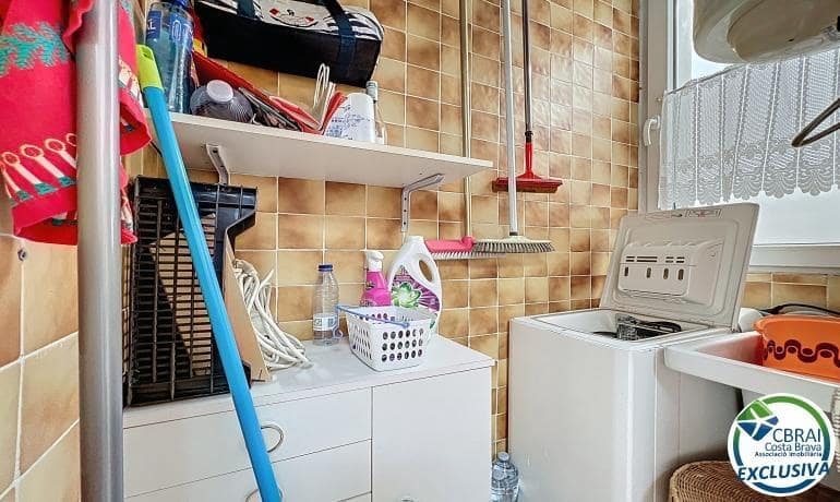 2 bedroom Apartment for sale in Roses with garage - € 295,000 (Ref: 9698787)