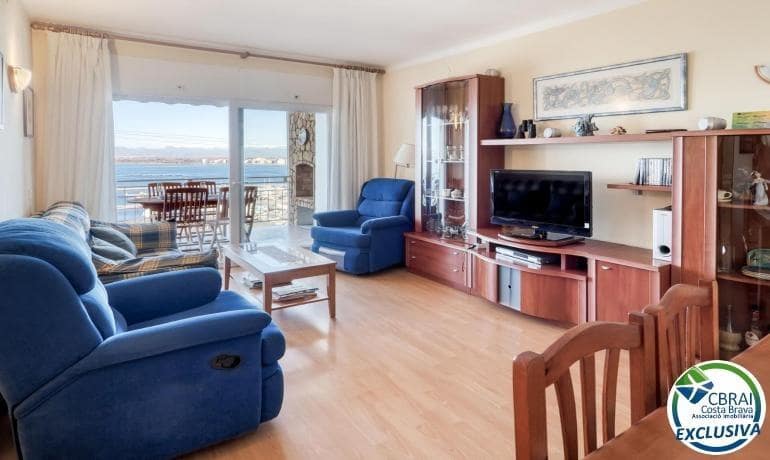 2 bedroom Apartment for sale in Roses with garage - € 295,000 (Ref: 9701573)